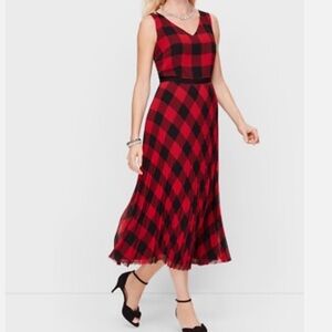 Talbots Buffalo Plaid Georgette Pleated Black Red Plaid Dress size 8